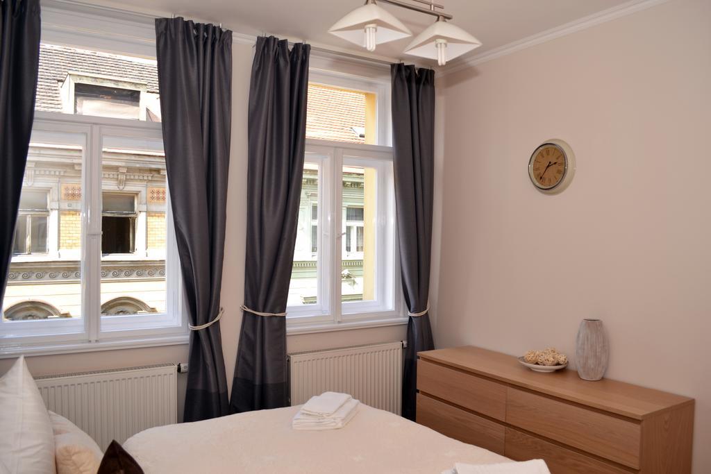 Riverside Ruterra Apartment Prague